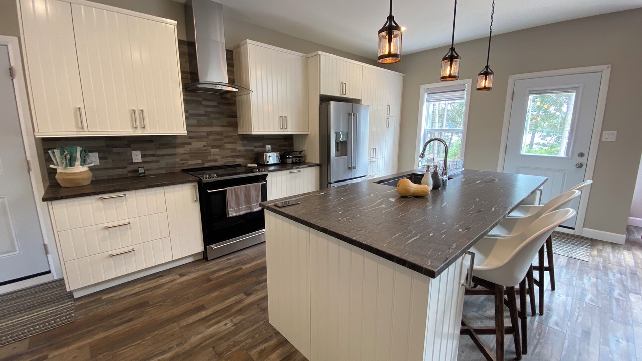 Photo of Kitchen in Unorganized Centre Parry Sound