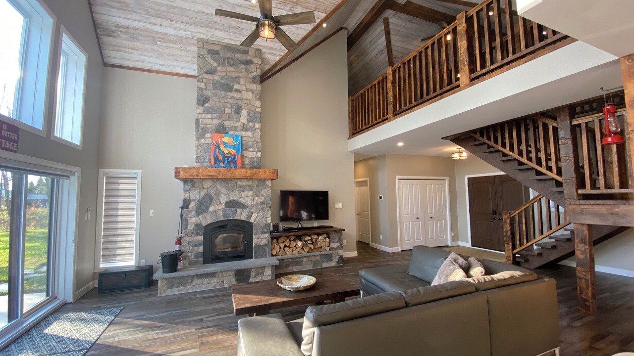 Photo of Livingroom in Unorganized Centre Parry Sound