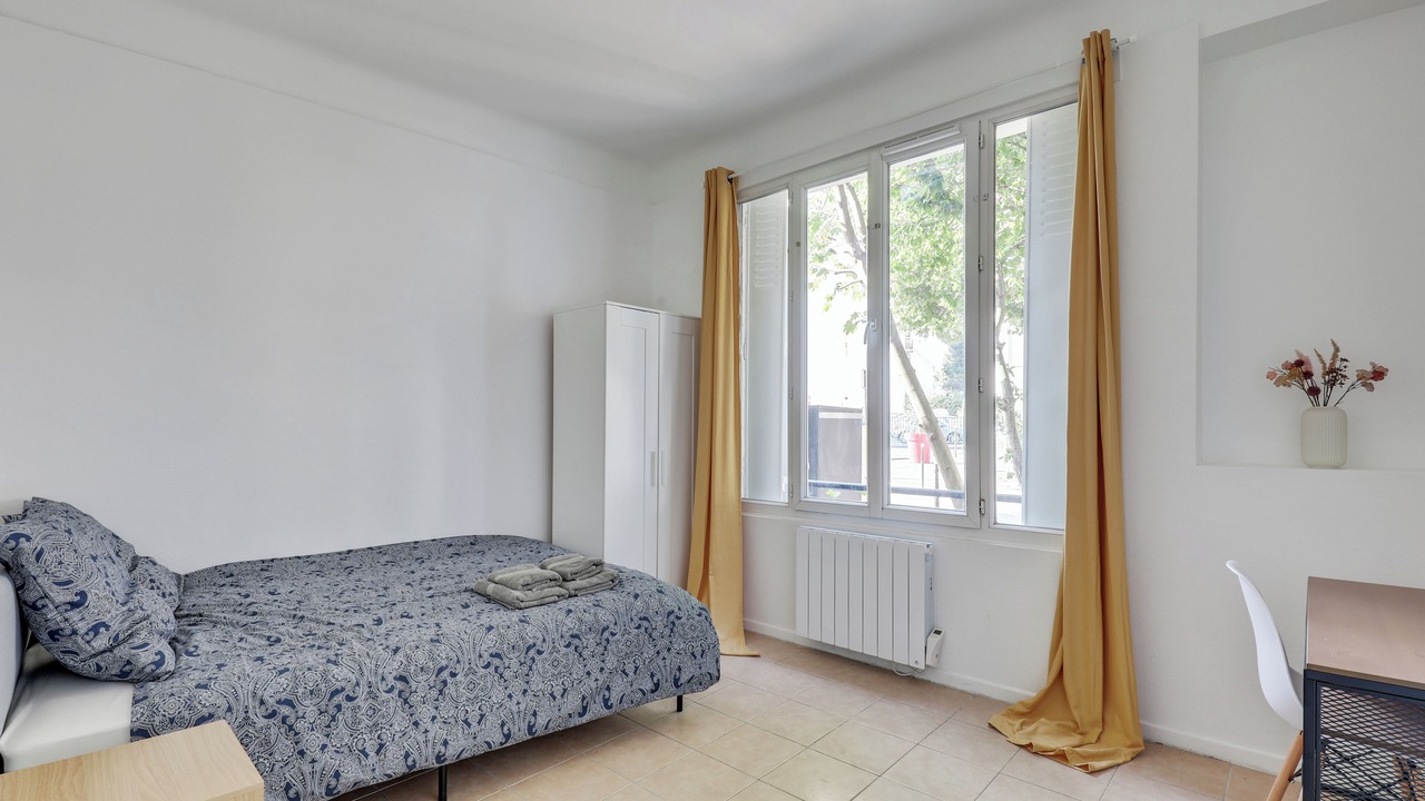 Photo of Bedroom in Le Bourget