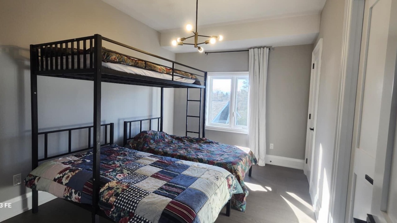 Photo of Bedroom in Oro-Medonte