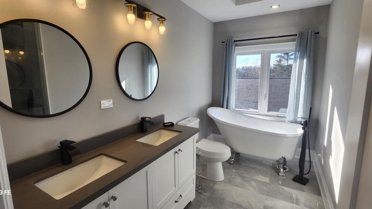 Photo of Bathroom in Oro-Medonte