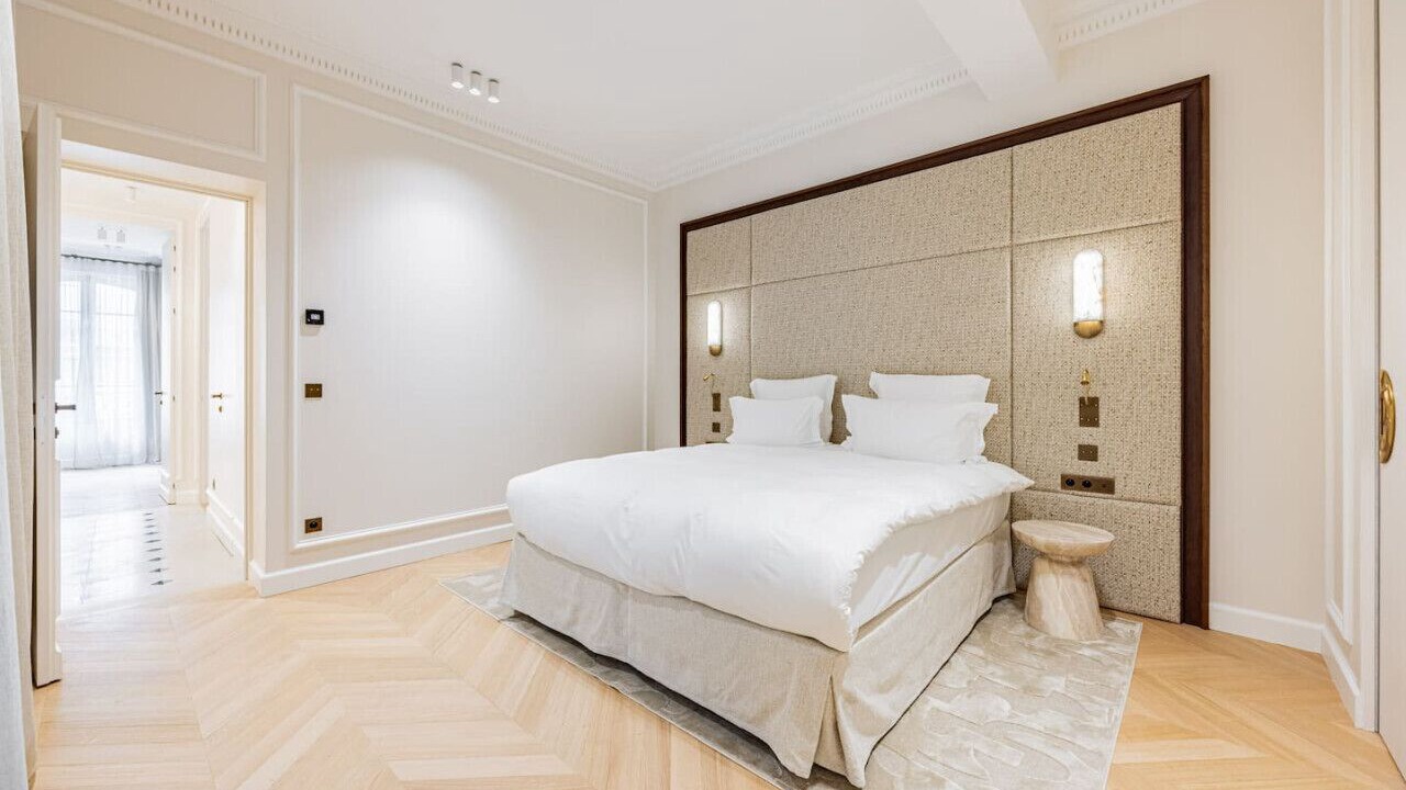 Photo of Bedroom in 8th Arrondissement