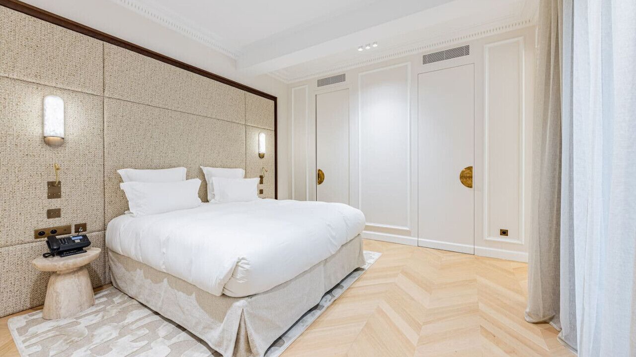 Photo of Bedroom in 8th Arrondissement