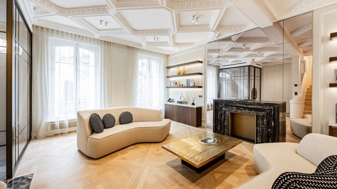 Photo of Livingroom in 8th Arrondissement
