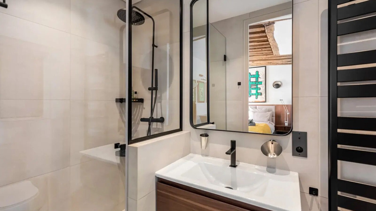 Photo of Bathroom in Notre-Dame-des-Champs