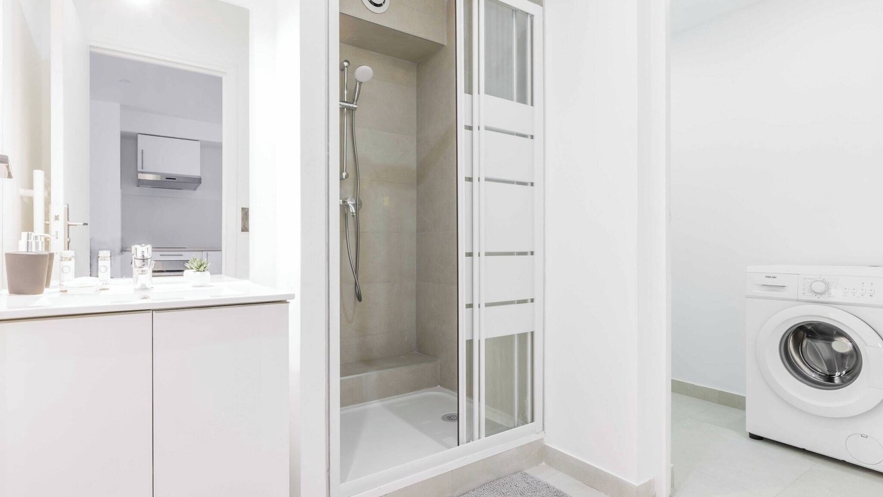 Photo of Bathroom in Puteaux