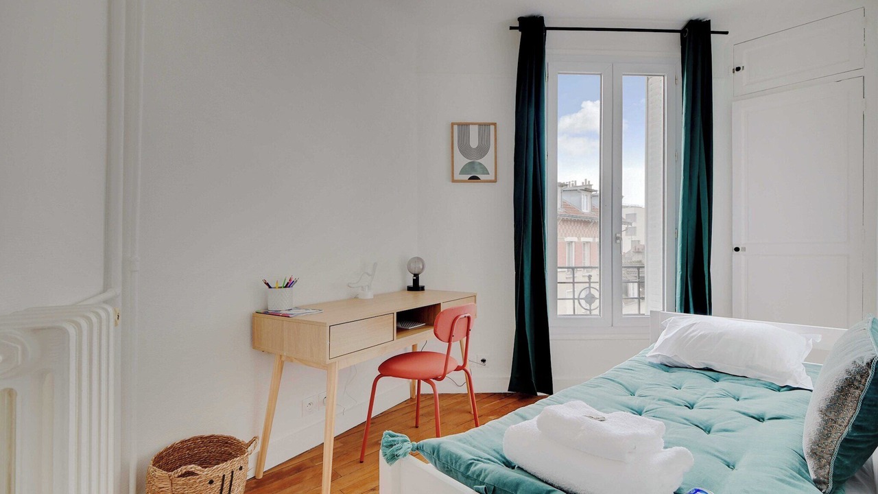 Photo of Bedroom in Suresnes