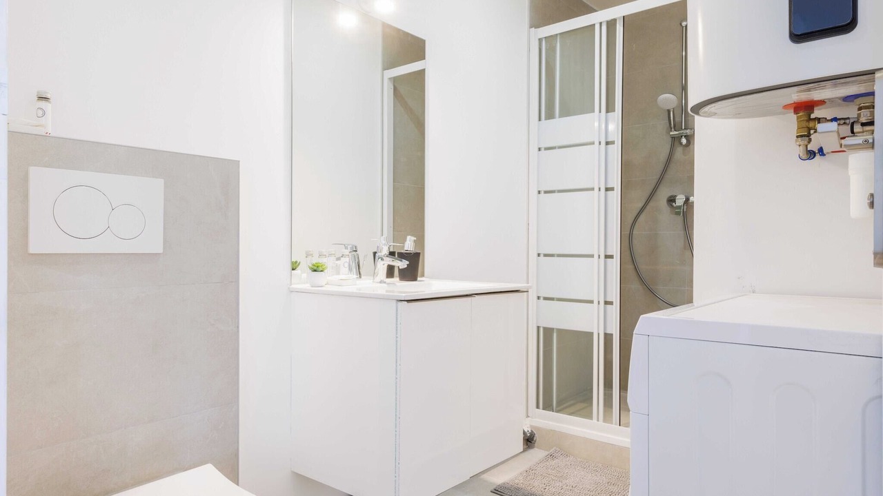 Photo of Bathroom in Puteaux