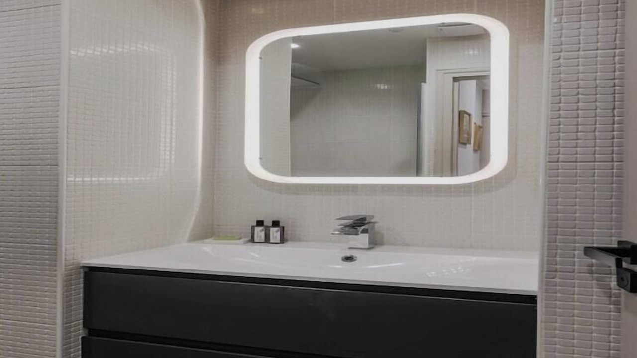 Photo of Bathroom in Quartier de la Plaine-de-Monceaux