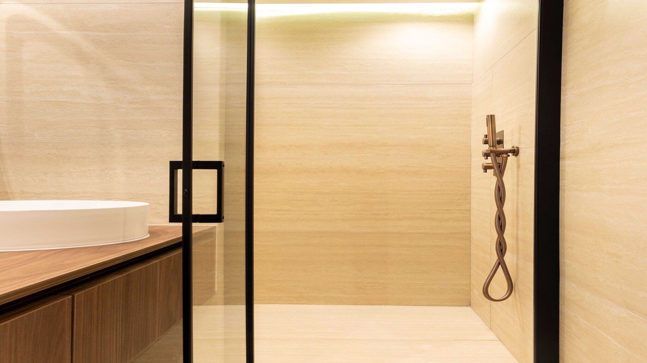 Photo of Bathroom in Arsenal