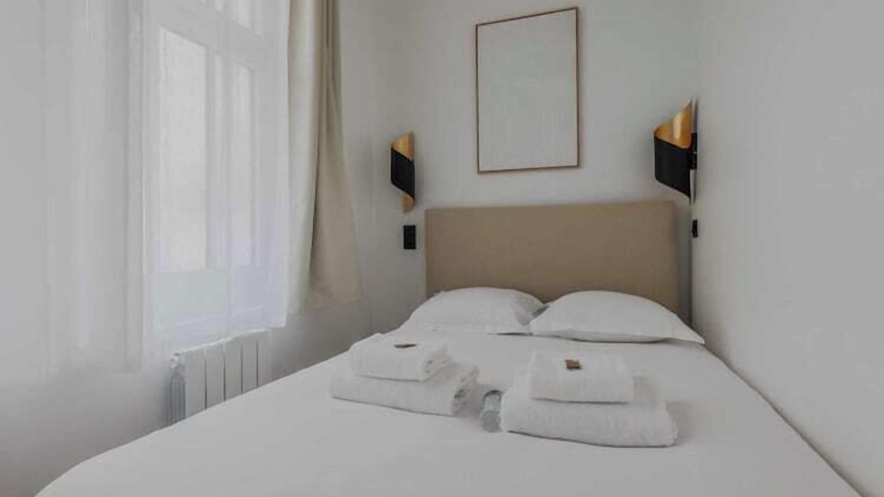 Photo of Bedroom in Val-de-Grace