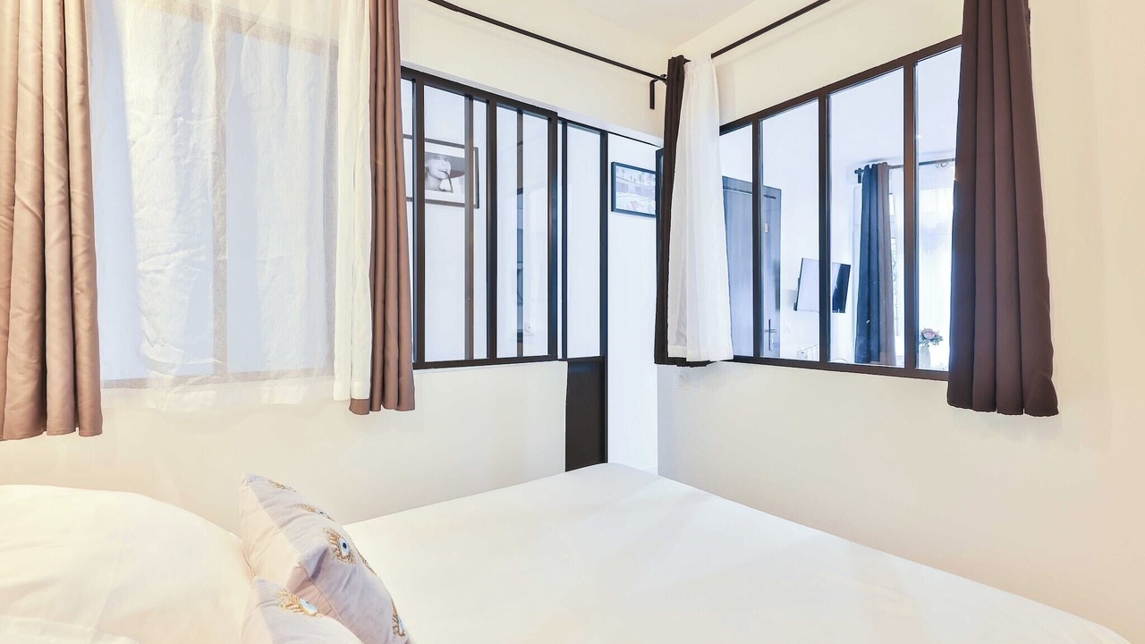 Photo of Bedroom in Val-de-Grace