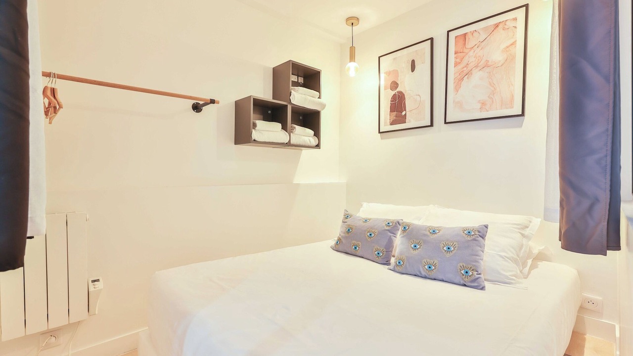 Photo of Bedroom in Val-de-Grace
