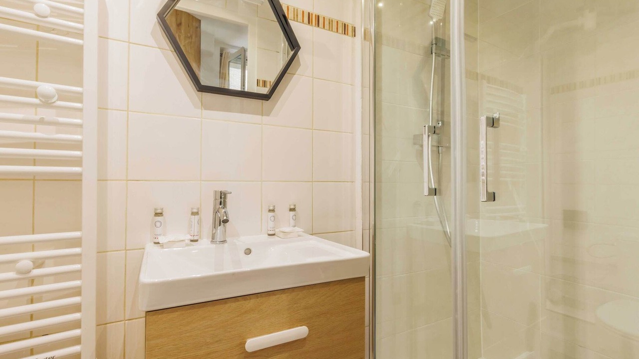Photo of Bathroom in 19th Arrondissement