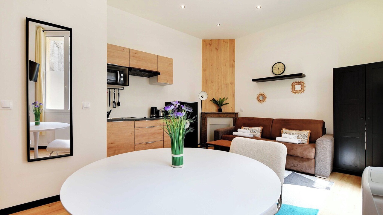 Photo of Livingroom in 19th Arrondissement