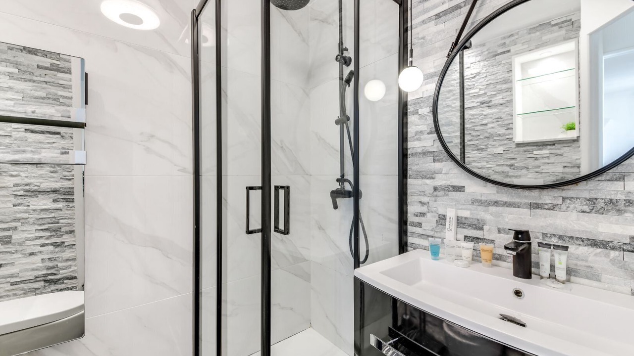 Photo of Bathroom in 8th Arrondissement
