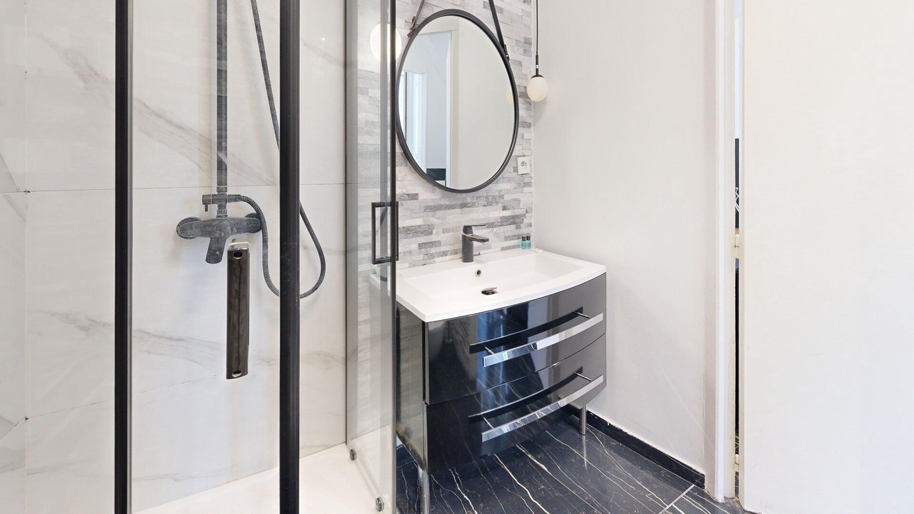 Photo of Bathroom in 8th Arrondissement