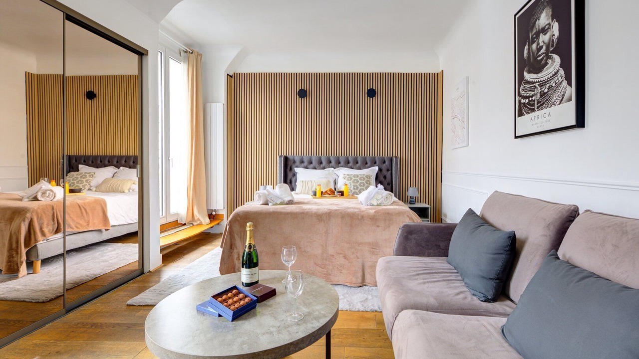 Photo of Bedroom in 8th Arrondissement