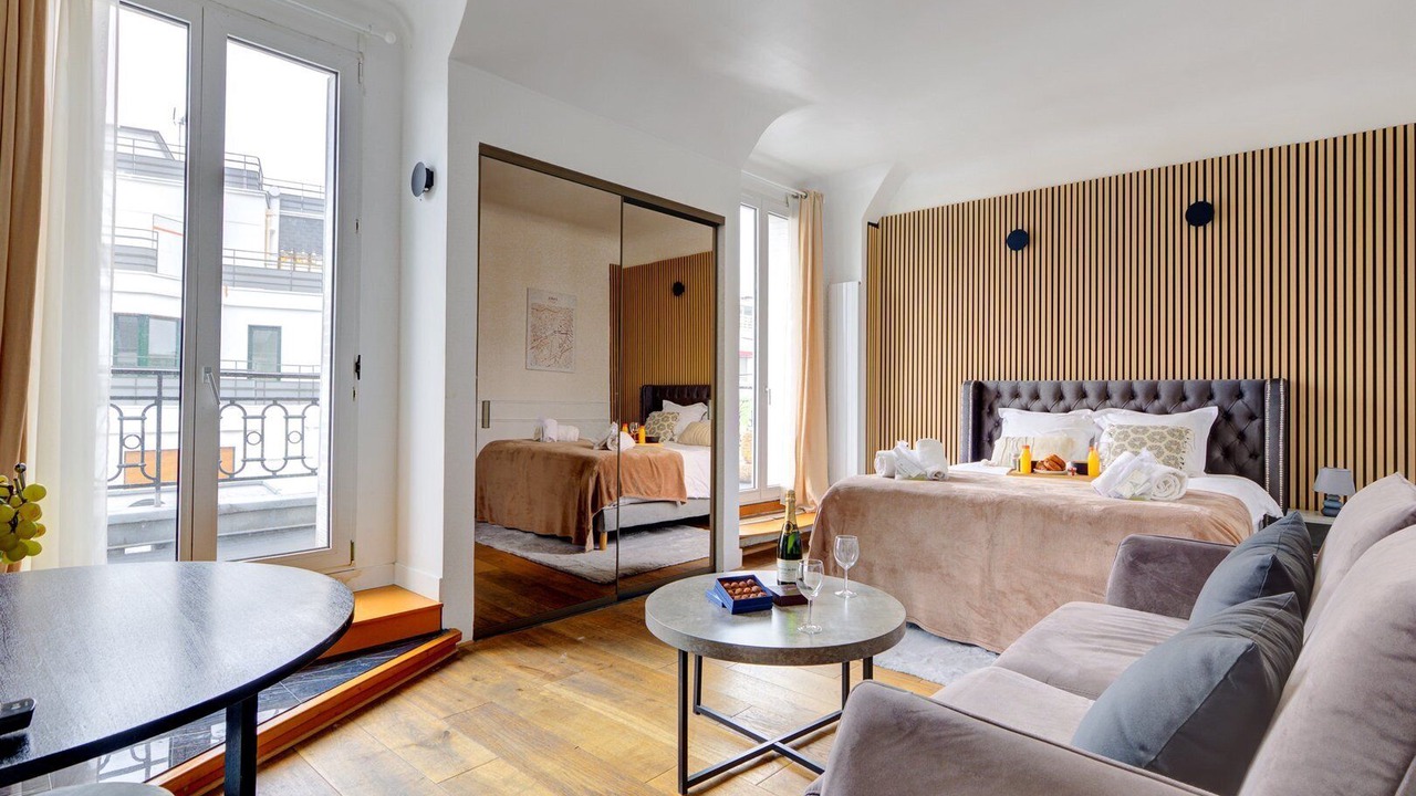Photo of Bedroom in 8th Arrondissement
