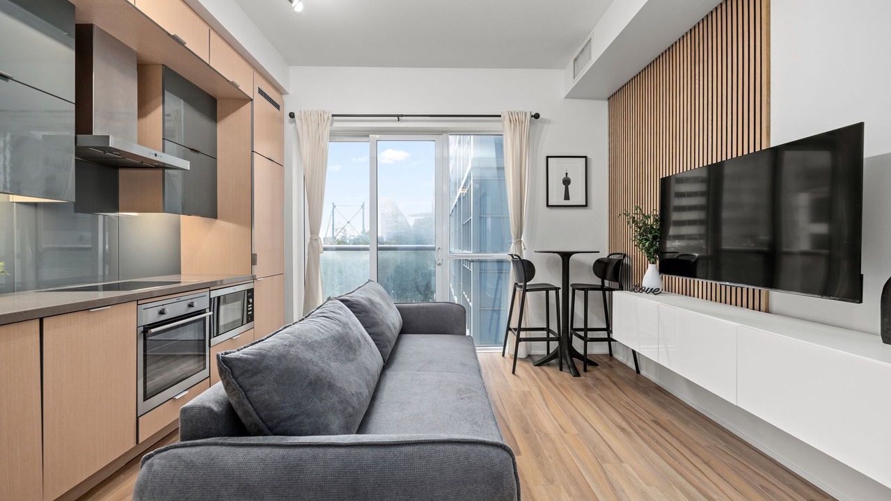 Photo of Livingroom in Toronto Entertainment District