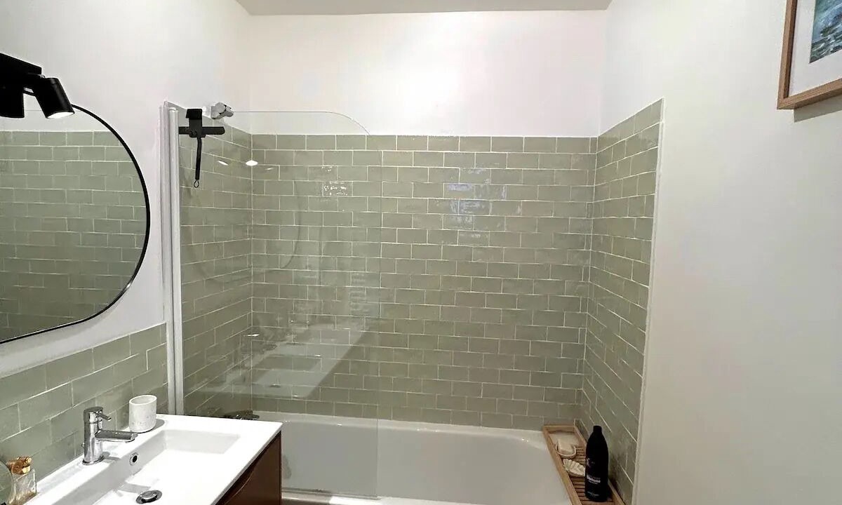 Photo of Bathroom in Saint-Fargeau