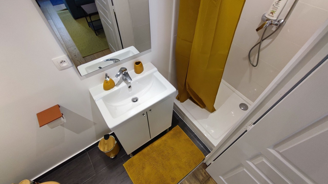 Photo of Bathroom in Louis Bertrand-Mirabeau-Semard