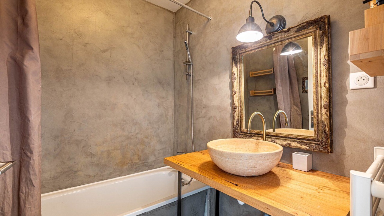Photo of Bathroom in Quartier de la Chapelle