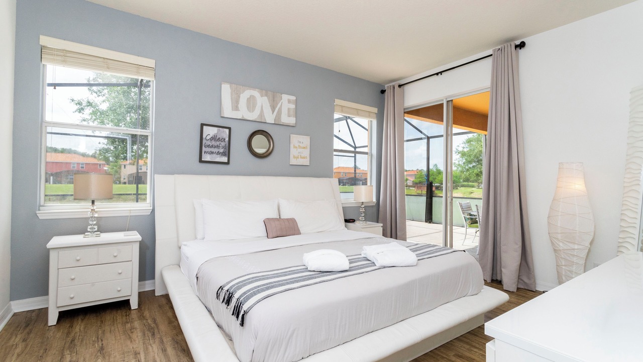 Photo of Bedroom in Seasons