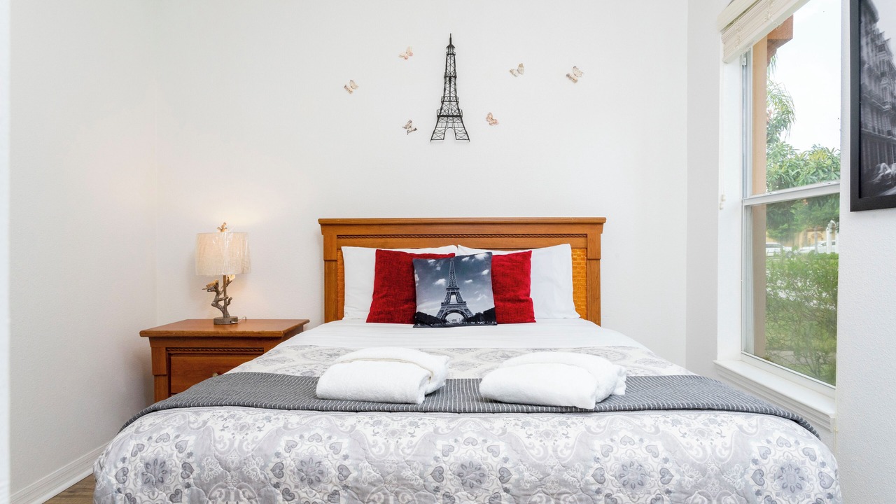 Photo of Bedroom in Seasons
