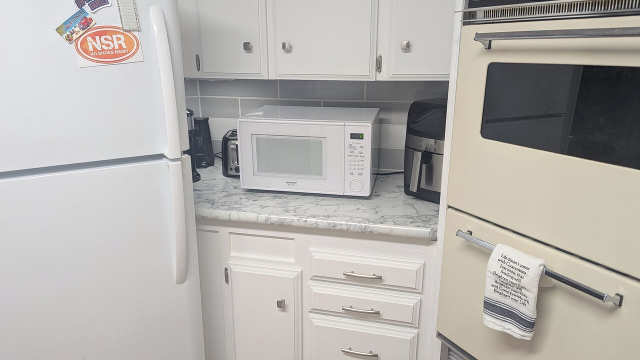 Photo of Kitchen in Hollywood Estates Of Canova Park