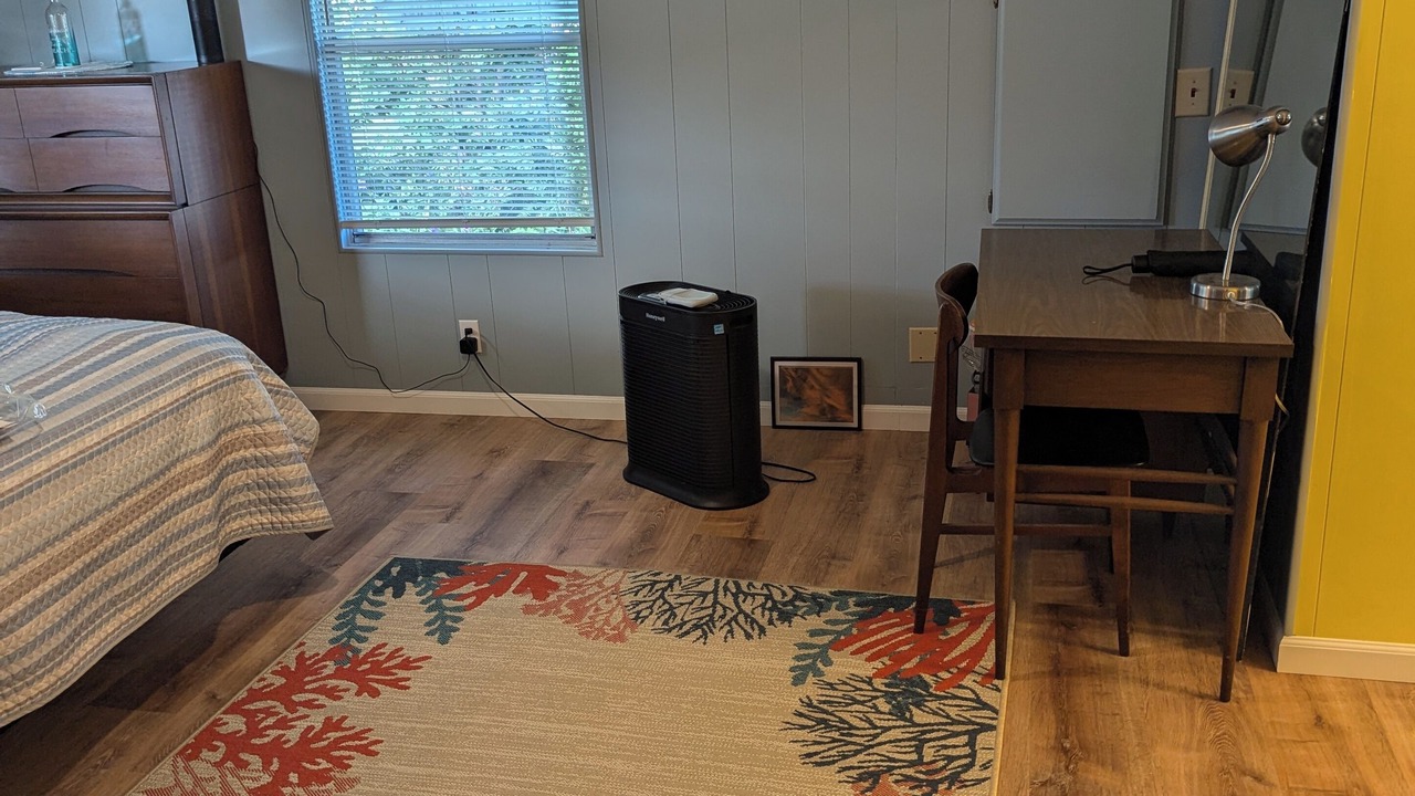Photo of Bedroom in Hollywood Estates Of Canova Park