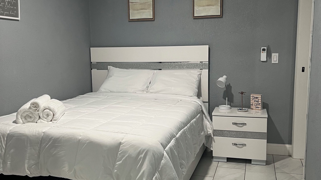Photo of Bedroom in Cypress Gardens