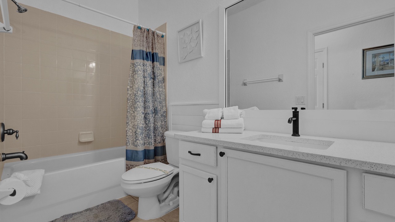 Photo of Bathroom in Trafalgar Village