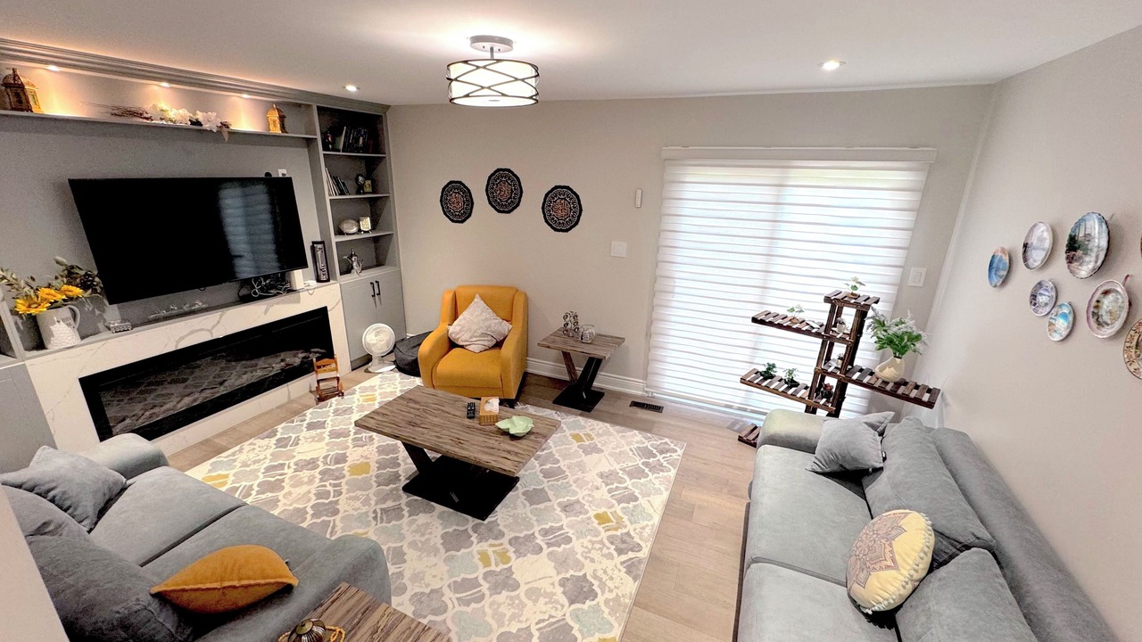 Photo of Livingroom in Cooksville