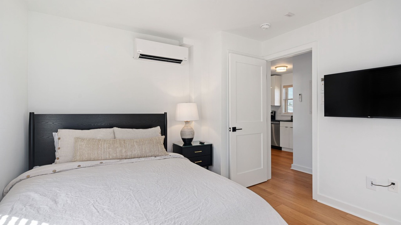 Photo of Bedroom in Manoa