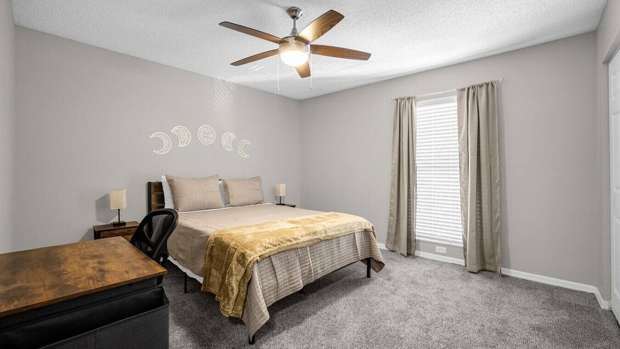 Photo of Bedroom in University