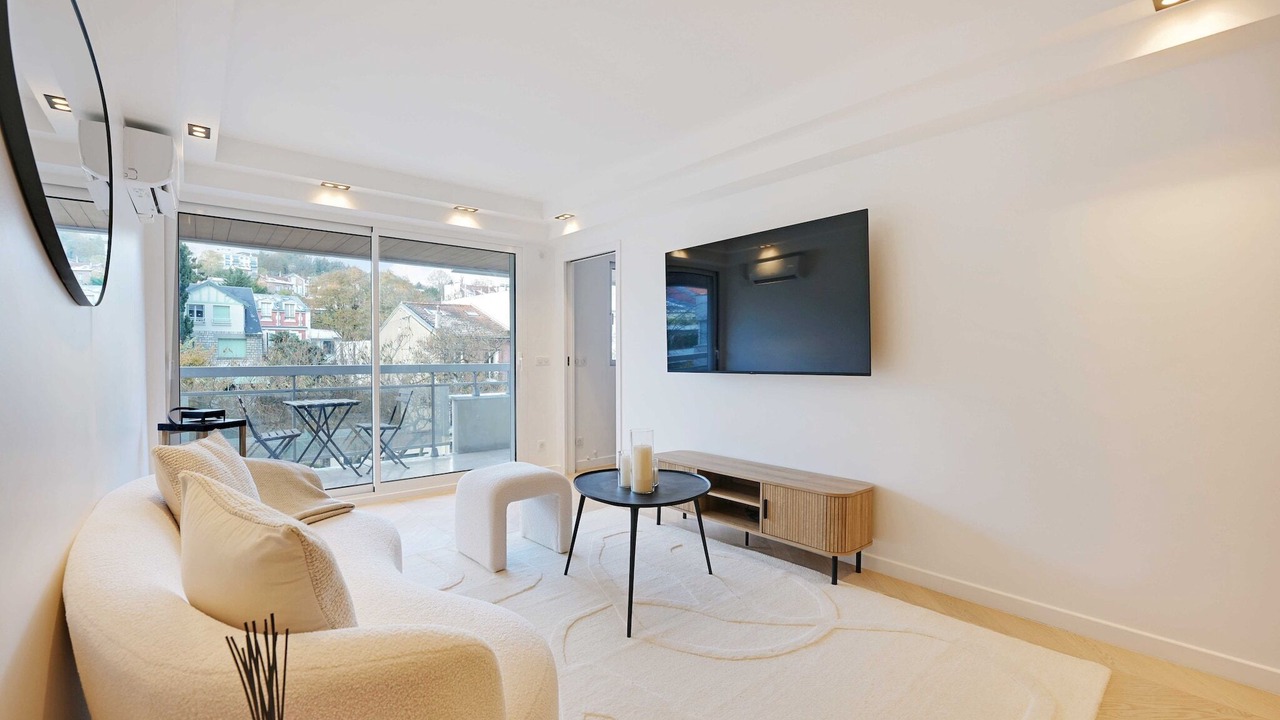 Photo of Livingroom in Suresnes