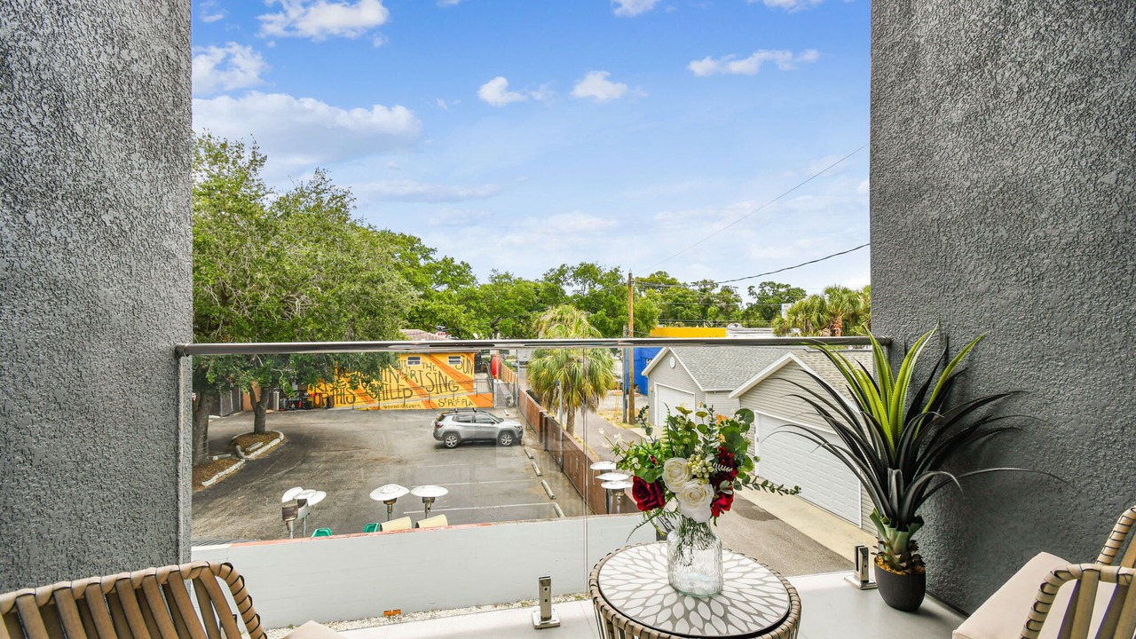Photo of Patio Balcony in Historic Old Northeast