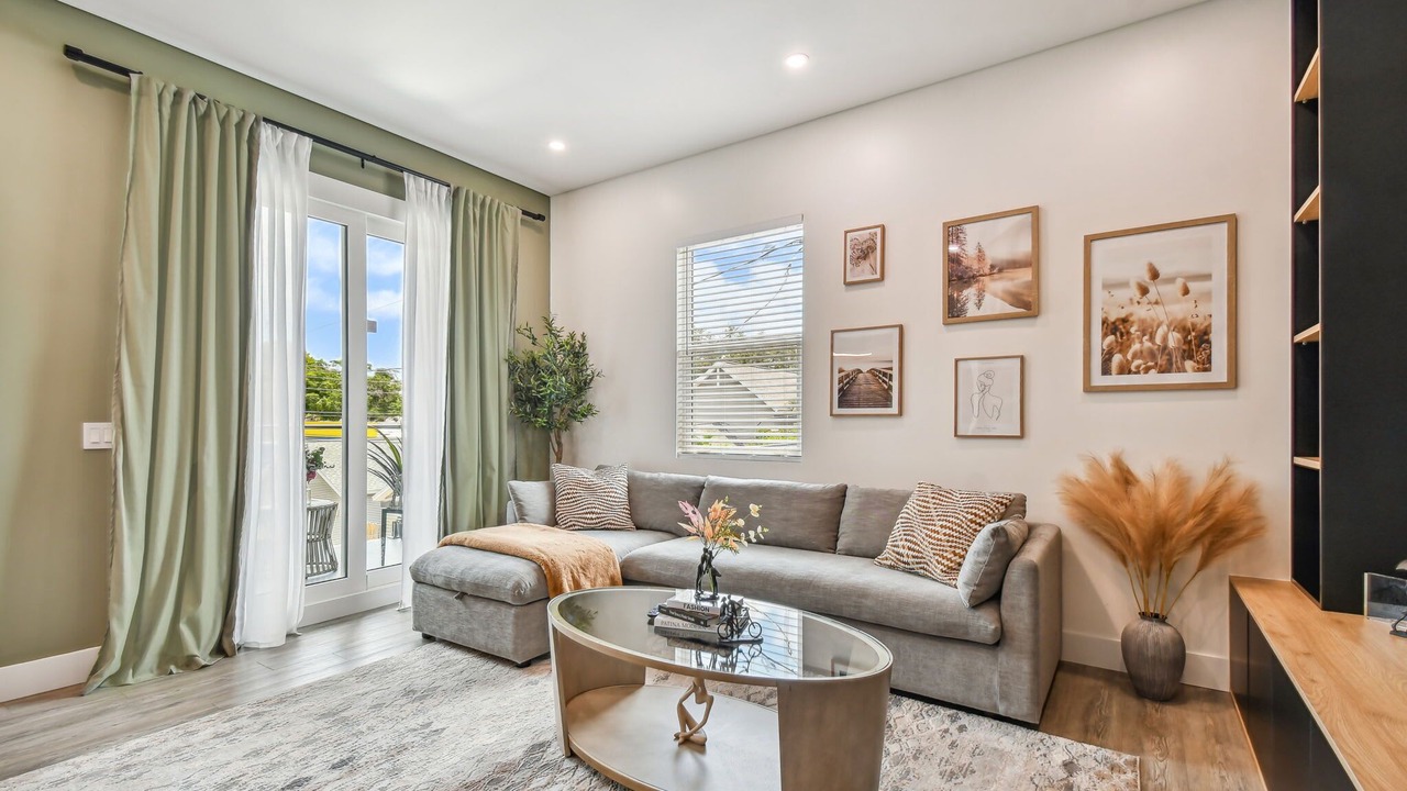 Photo of Livingroom in Historic Old Northeast
