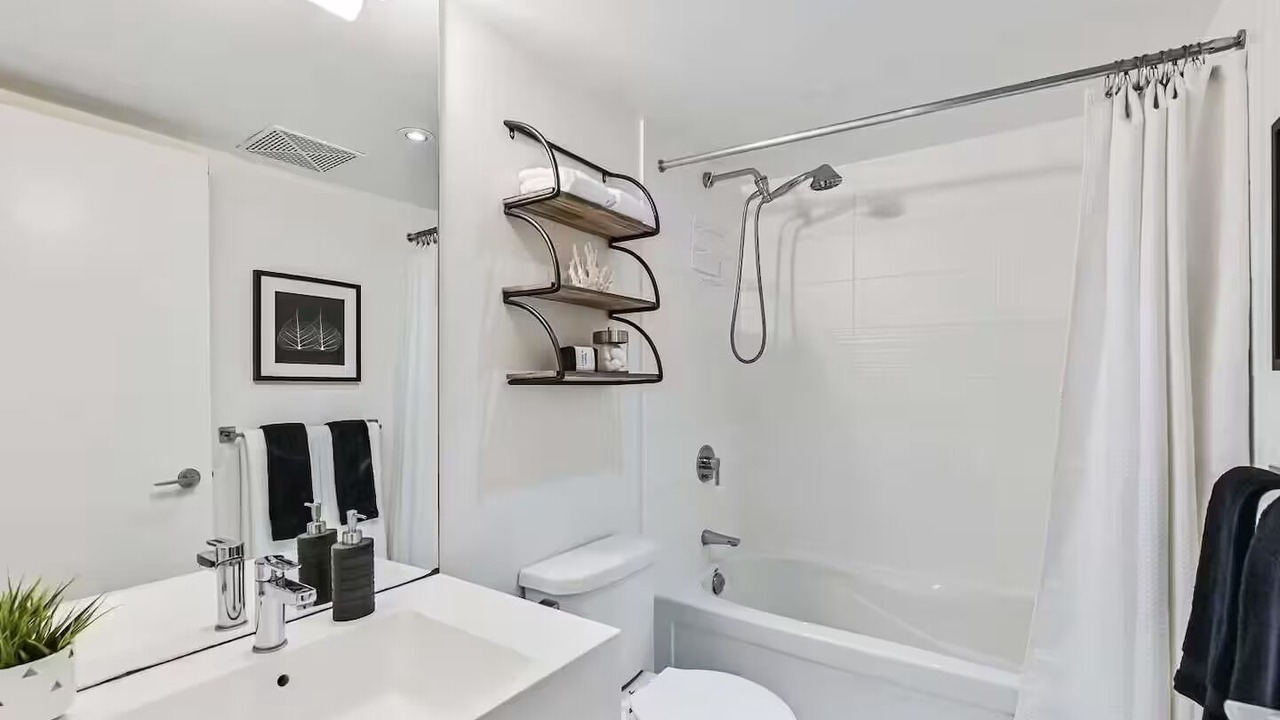 Photo of Bathroom in Bathurst Quay