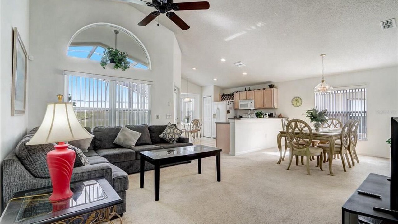 Photo of Livingroom in Westbury