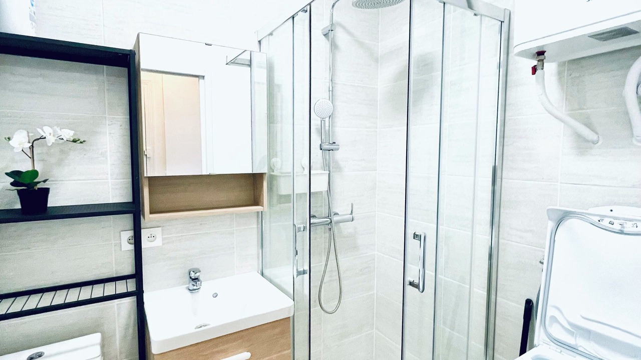 Photo of Bathroom in Saint-Ouen