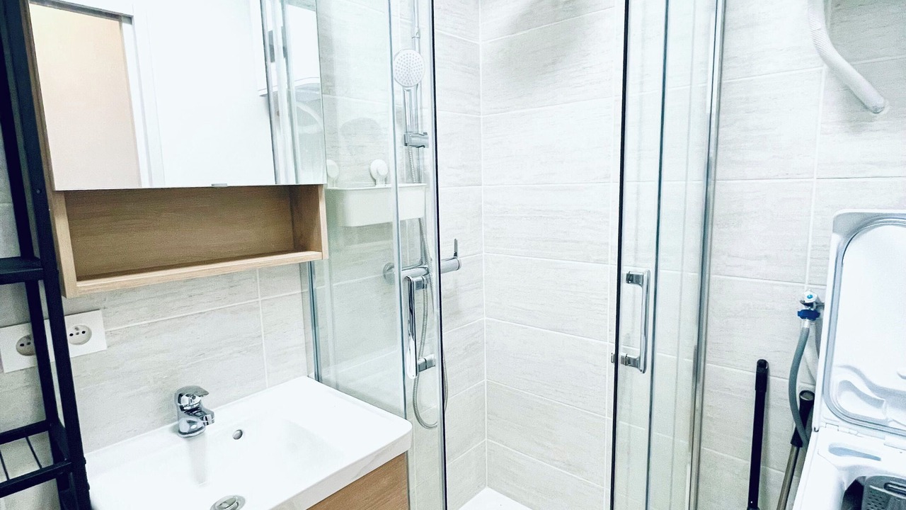 Photo of Bathroom in Saint-Ouen
