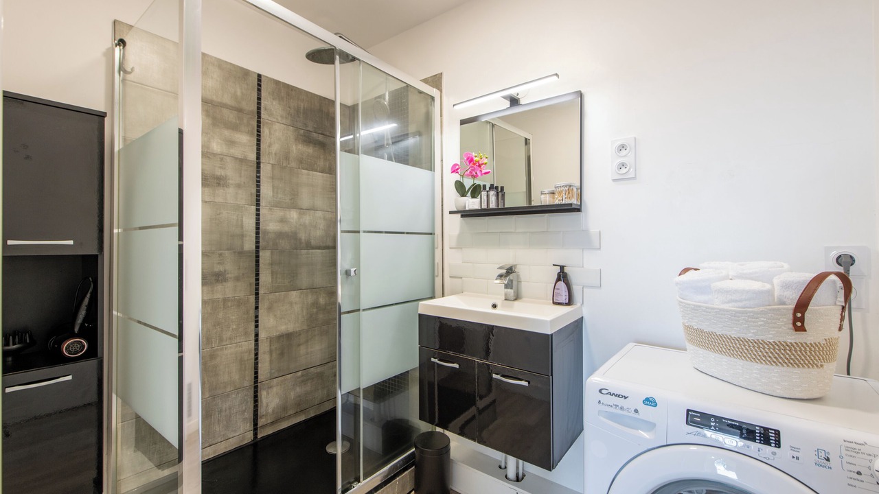 Photo of Bathroom in Mont-Mesly