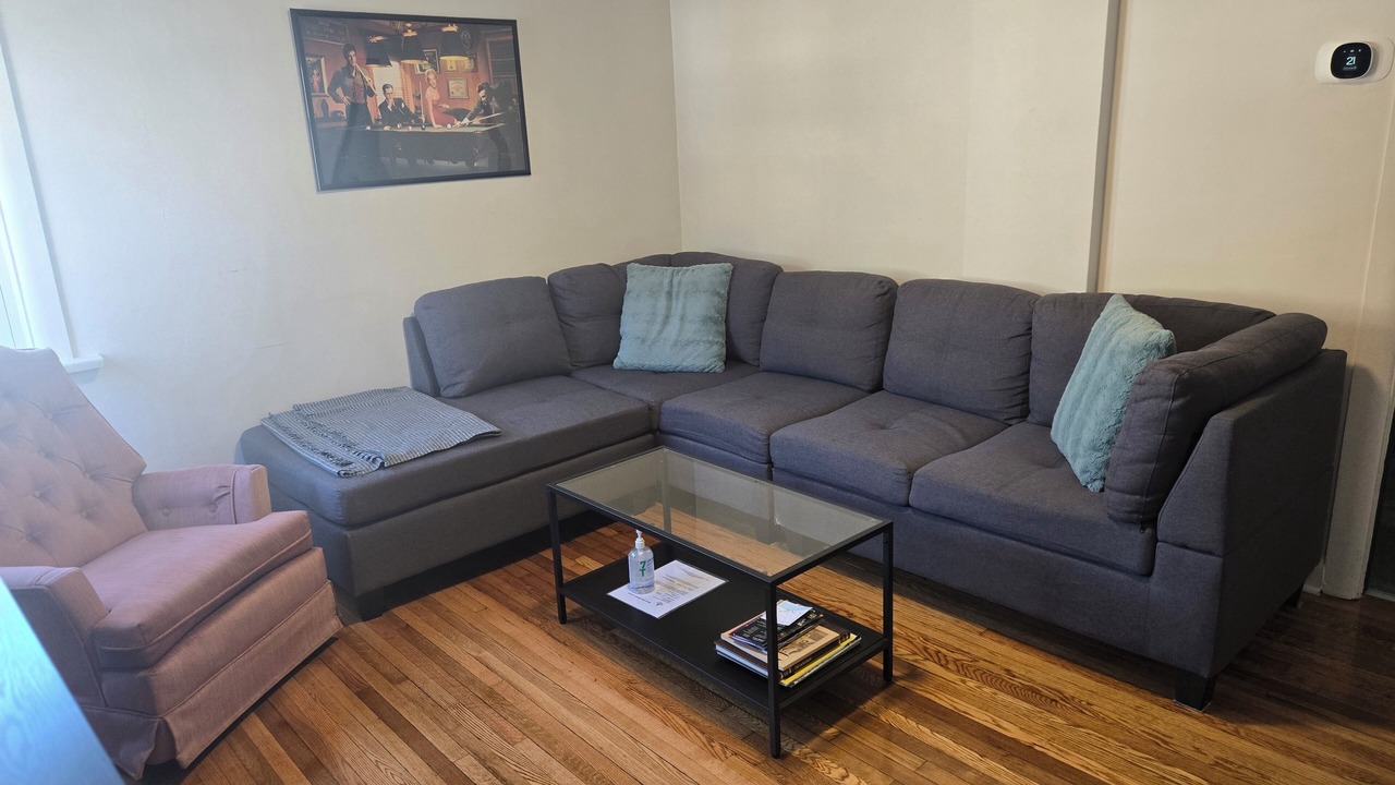 Photo of Livingroom in Rideau Heights