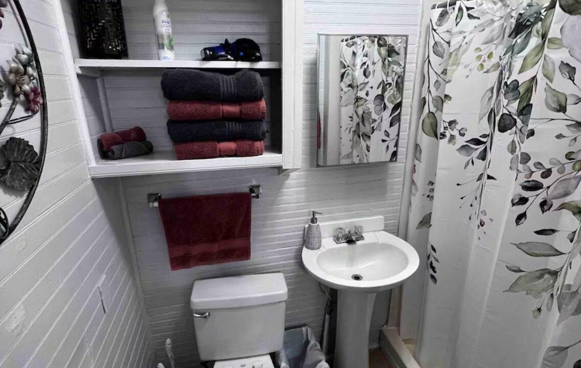 Photo of Bathroom in Dixieland