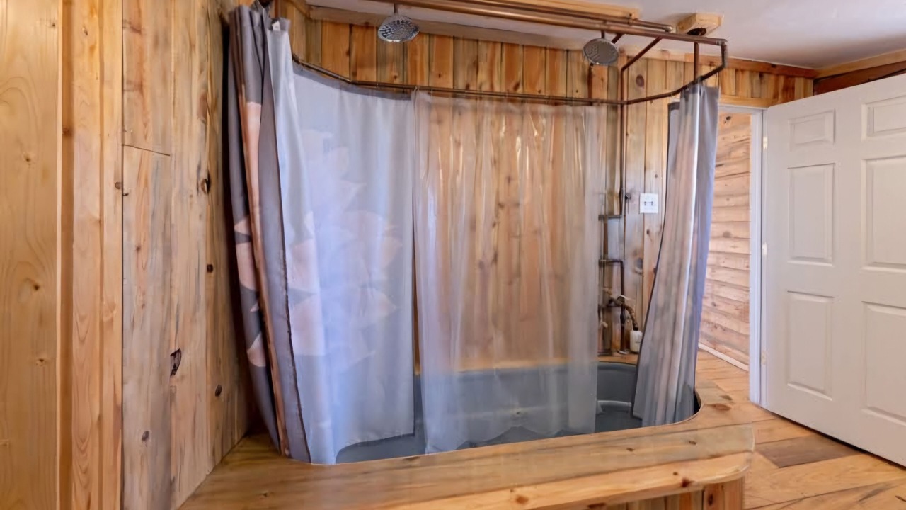Photo of Bathroom in Blanding