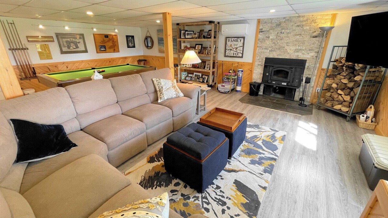 Photo of Livingroom in North Kawartha