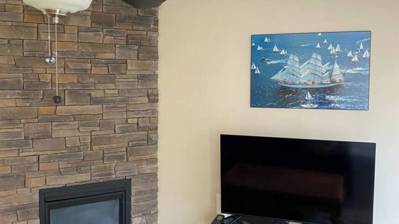 Photo of Livingroom in Port McNicoll