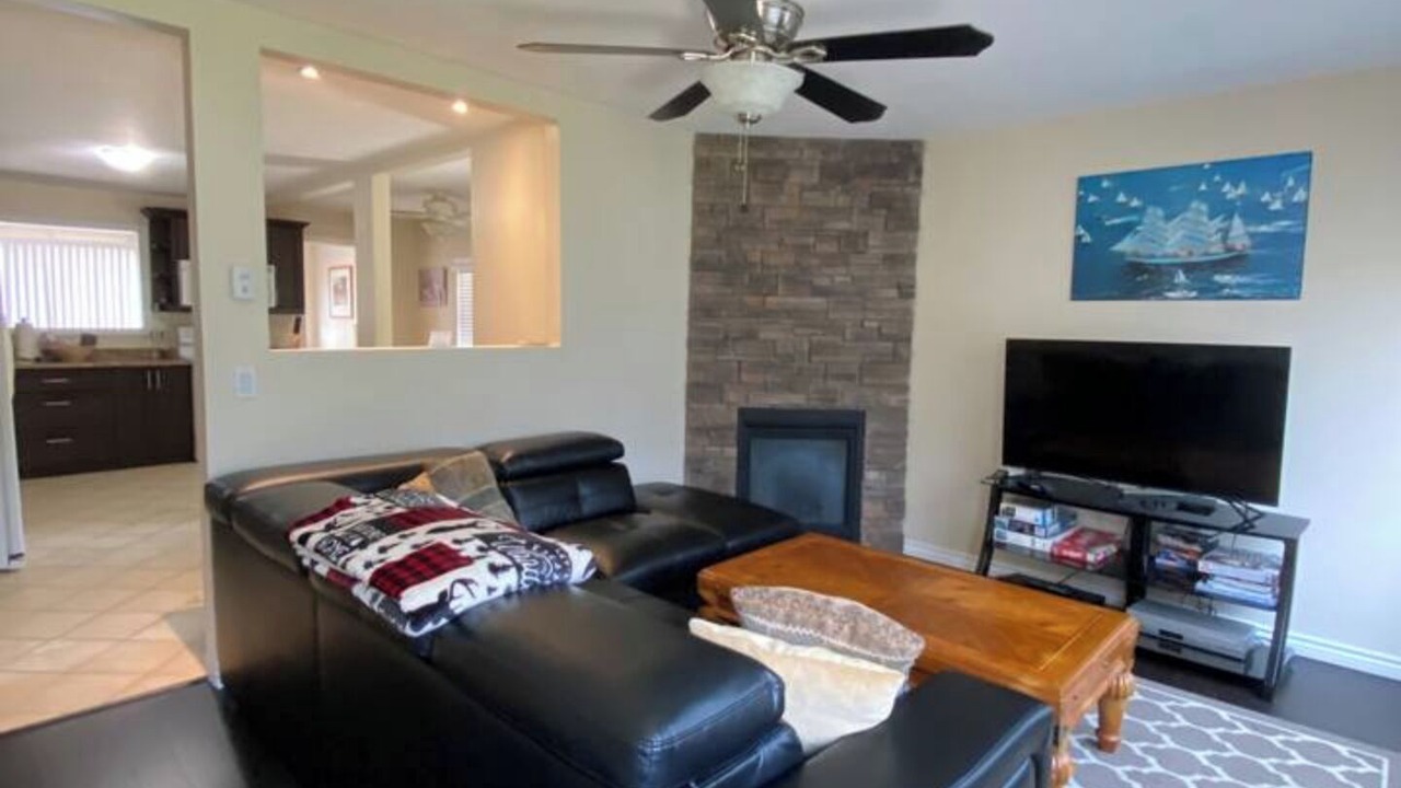 Photo of Livingroom in Port McNicoll